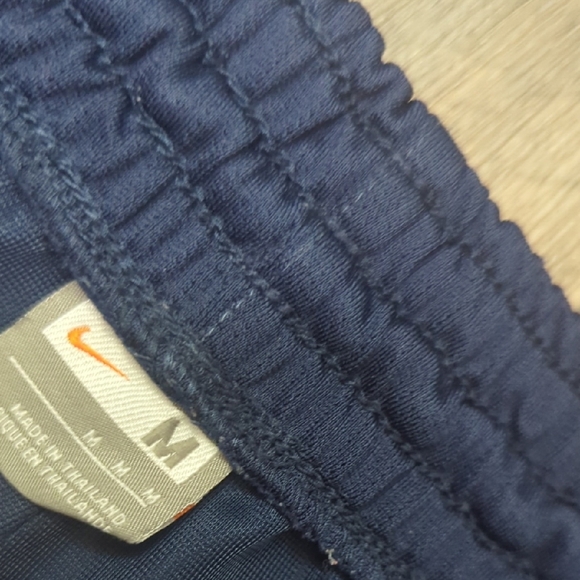 Vintage Basketball Nike Dark Blue Shorts with Light Stripes - Picture 4 of 4